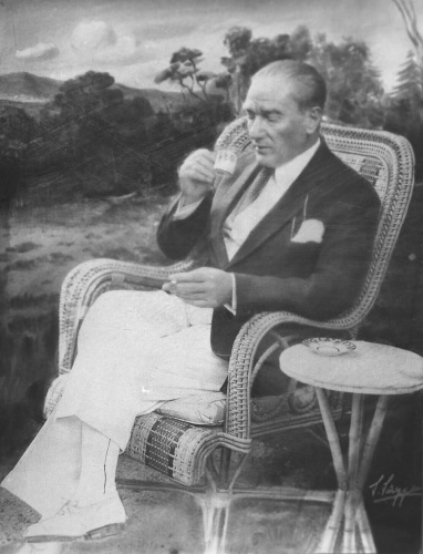 En Özel Karelerle Atatürk