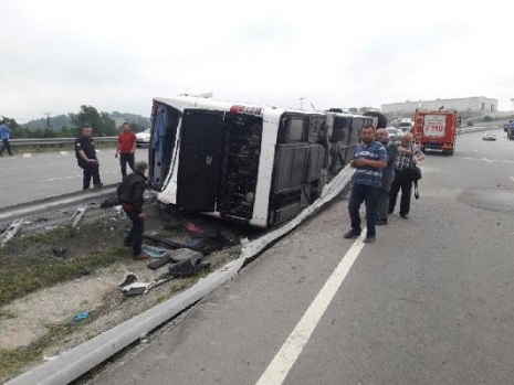 Samsun'da askerleri taşıyan otobüs kaza yaptı