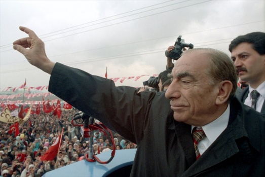 Arşivlerden çıkan Alparslan Türkeş fotoğrafları