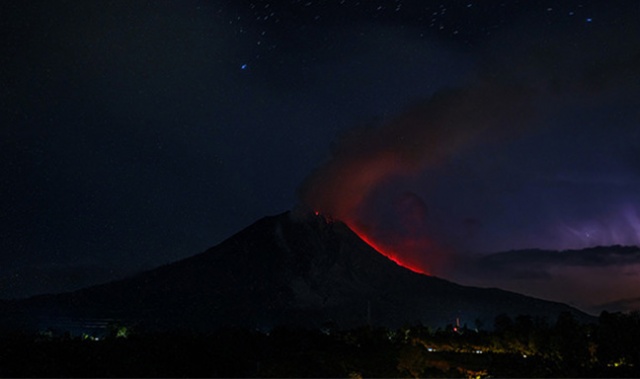 Sinabung Yanardağı'nın aktivitesi devam ediyor!