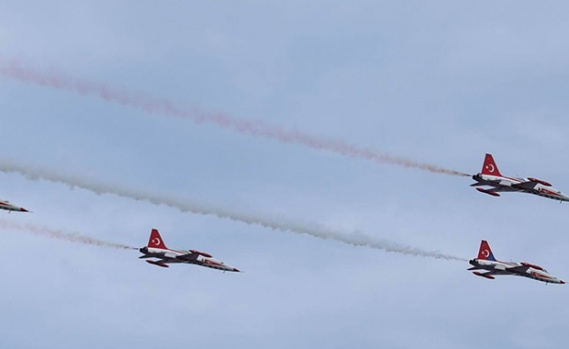 19 Mayıs Türk Yıldızları gösterisi