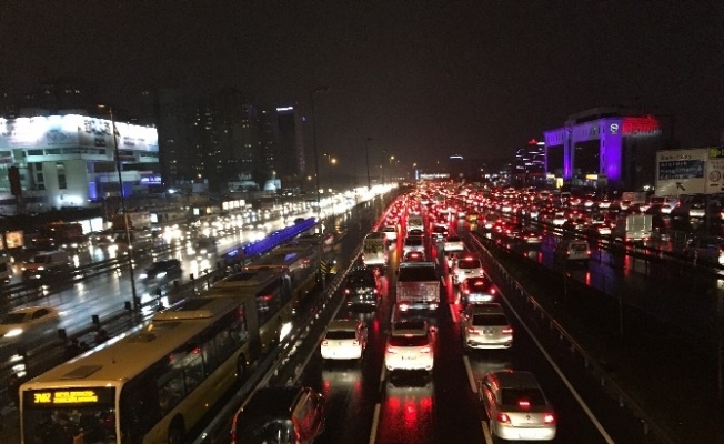 İstanbul’da Kar Trafiği