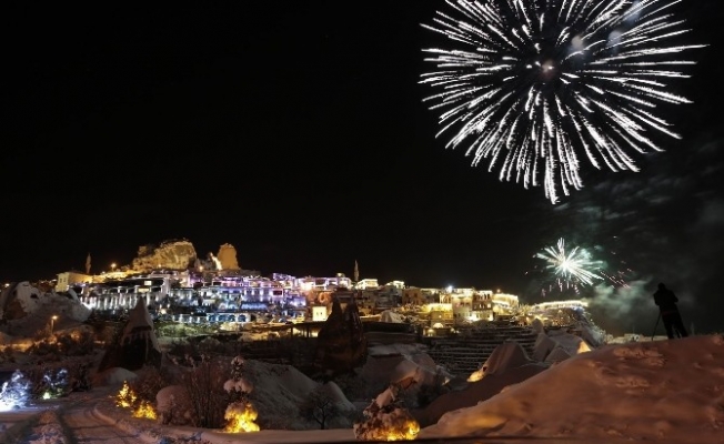 Kapadokya 2017 yılına havai fişek gösterisi ile girdi