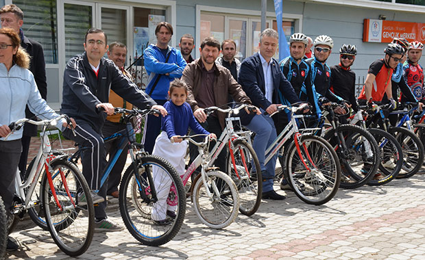 Samsun'da sağlık için pedal çevirdiler