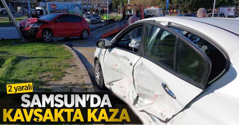 Samsun'da kavşakta kaza: 2 yaralı