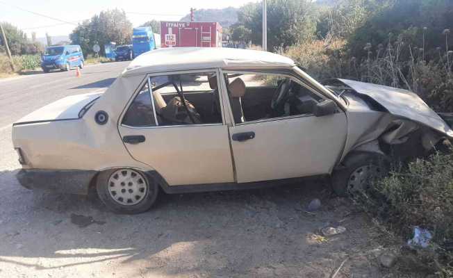 Otomobil hurdaya döndü, sürücü ve eşi hafif yaralandı