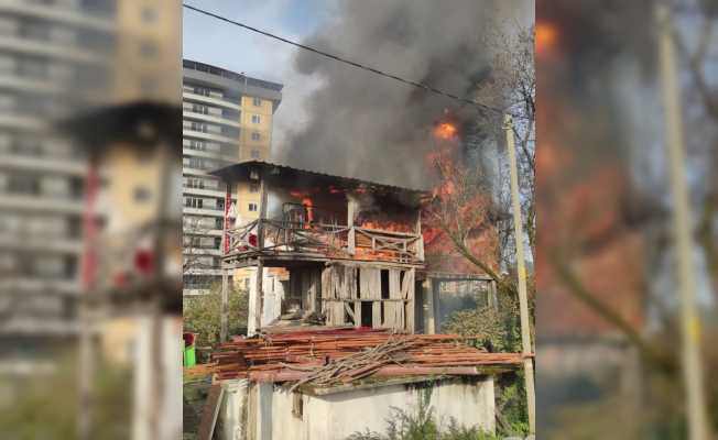 Artvin’de evde çıkan yangın paniğe neden oldu