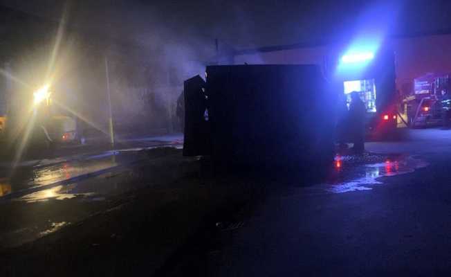 Bursa’da geri dönüşüm deposunda korkutan yangın