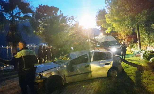 Marmaris’te araç seyir tepesinden sahile uçtu