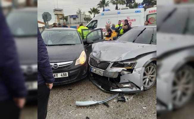 Hatay’da trafik kazası: 1 ölü, 2 yaralı