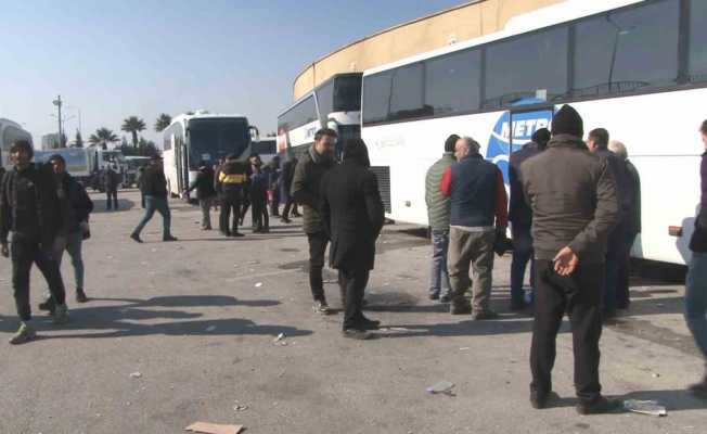 Hatay’da depremzedelerin tahliyeleri devam ediyor