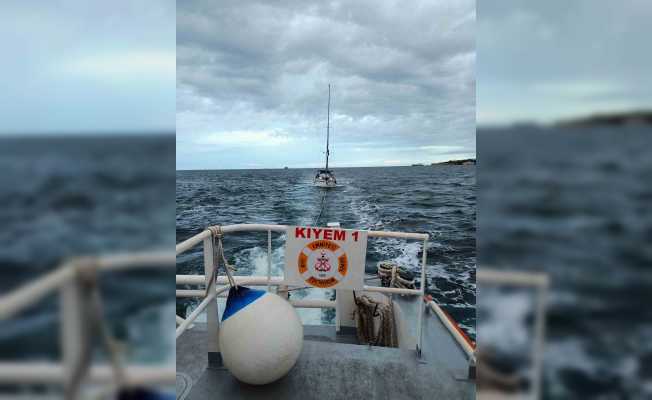 Çanakkale Boğazı’nda yat makine arızası yaptı