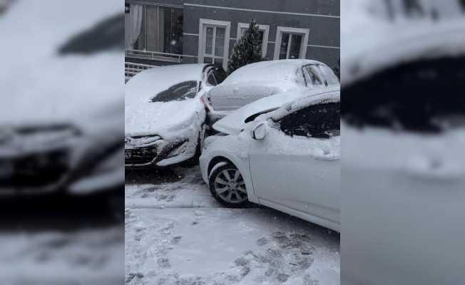 Kayganlaşan yol kazayı beraberinde getirdi