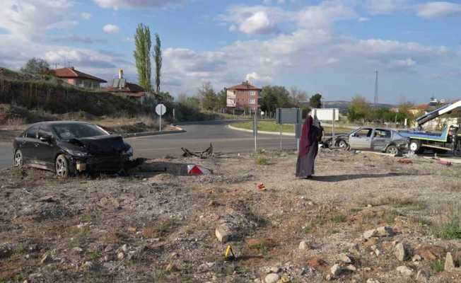 Kırıkkale’de iki otomobil çarpıştı, aynı aileden 4 kişi yaralandı