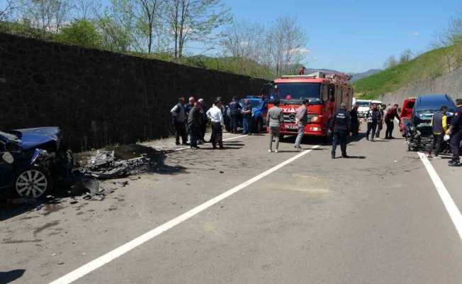 Ordu’da cenaze yolunda kaza: 2’si ağır 5 yaralı