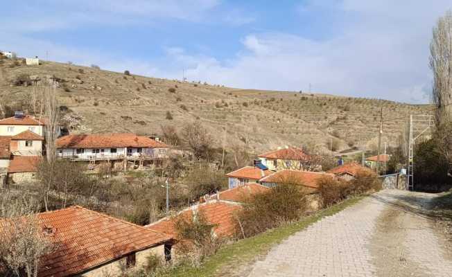 Köyün su ihtiyacına yetişemeyen muhtardan güldüren isyan