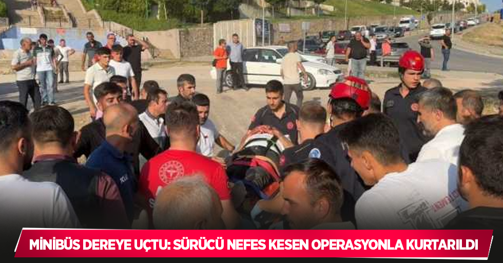 Minibüs dereye uçtu: Sürücü nefes kesen operasyonla kurtarıldı