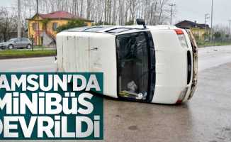 Samsun'da minibüs devrildi 