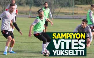 Şampiyon vites  yükseltti 