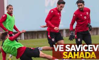 Ve Savicevic sahada 