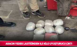 Aracın yedek lastiğinden 9.5 kilo uyuşturucu çıktı