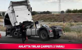 Ahlat’ta tırlar çarpıştı: 2 yaralı