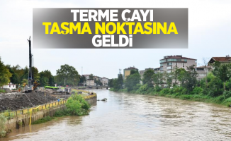 Terme Çayı taşma noktasına geldi