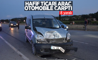 Hafif ticari araç otomobile çarptı: 8 yaralı