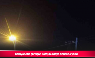 Kamyonetle çarpışan Tofaş hurdaya döndü: 3 yaralı