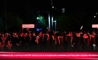 ODTÜ öğrencileri, 2 haftalık Rektör Yozgatlıgil’in konuşmasını sahnenin elektriklerini keserek protesto etti