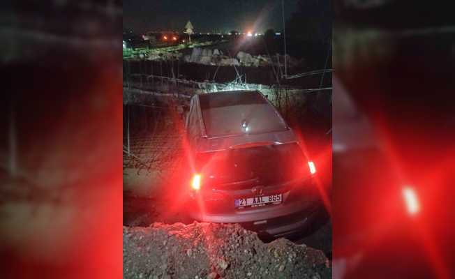 Diyarbakır’da cip inşaatı devam eden menfeze düştü: 1 yaralı