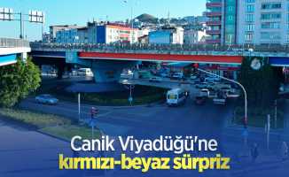 Canik Viyadüğü'ne kırmızı-beyaz sürpriz